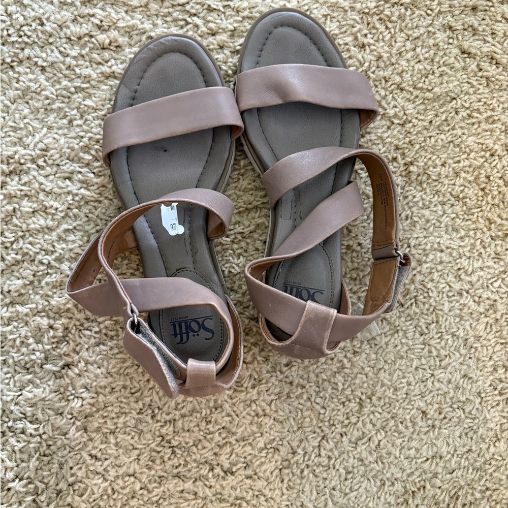 Sofft Tan Leather Sandals with Adjustable Straps and Contoured Footbed